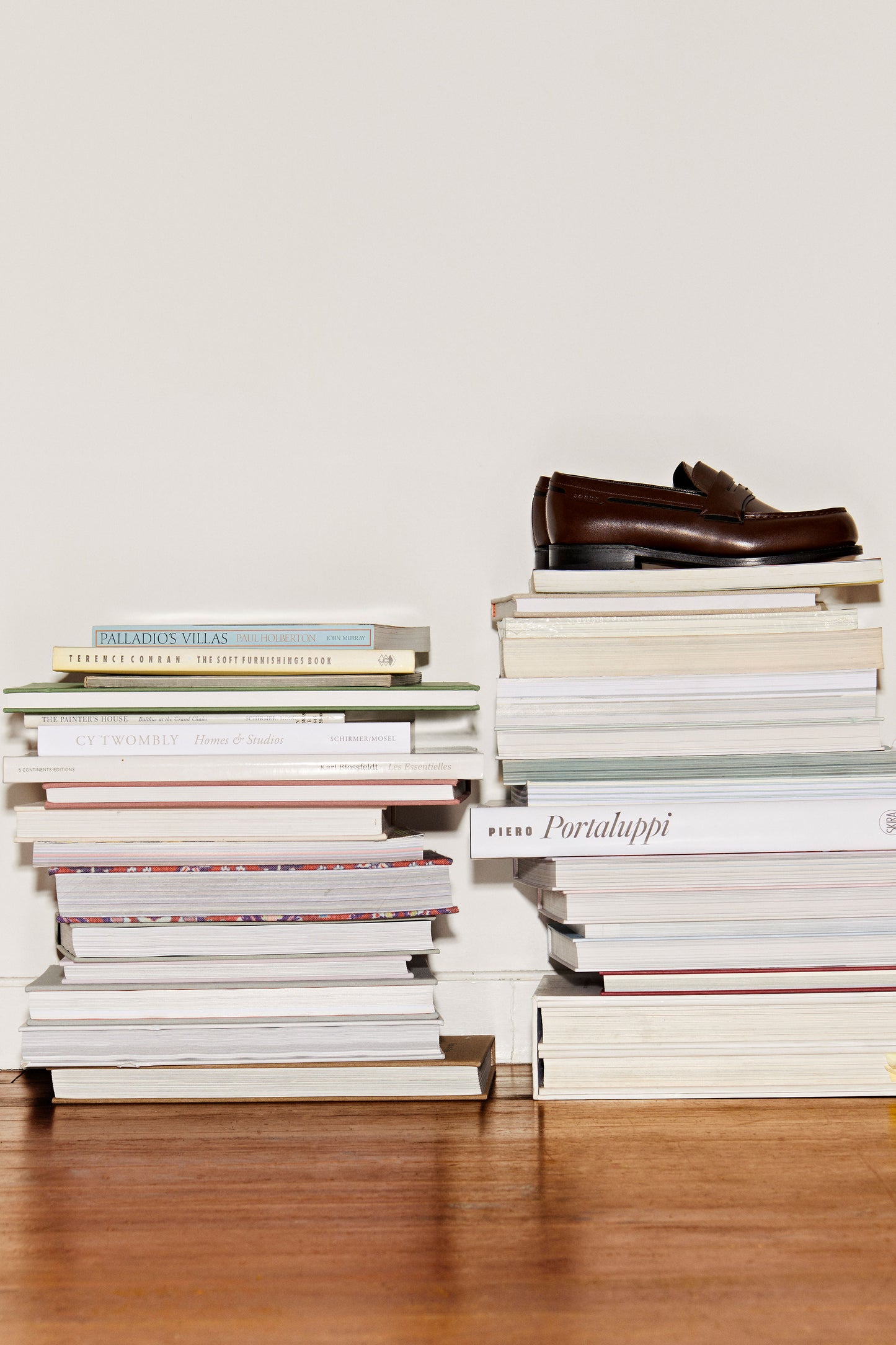 Prenota 'Cy Twombly, Homes and Studios'