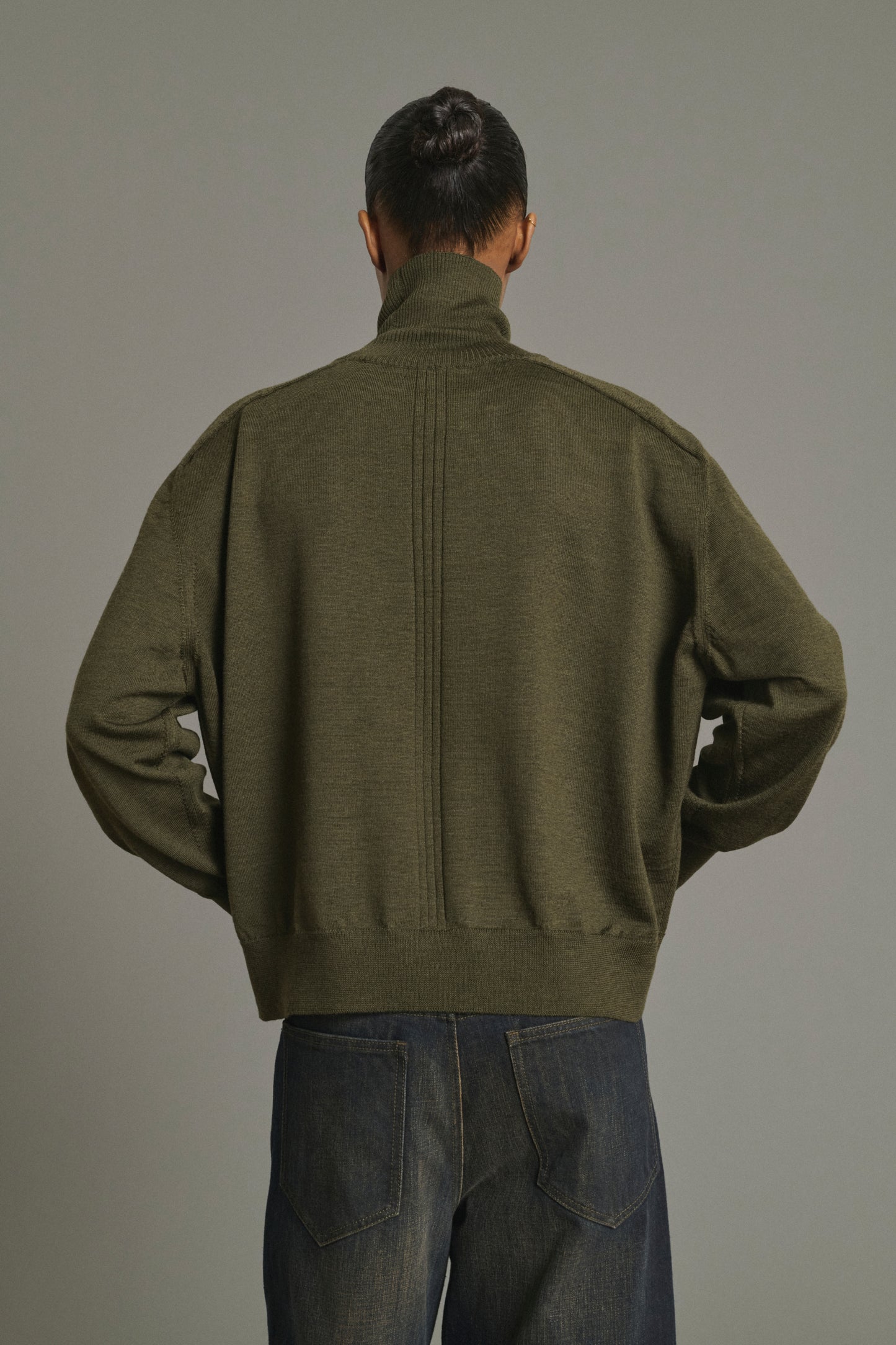 Pullover Nord – Dunkelkhaki – Merinowolle – Damen